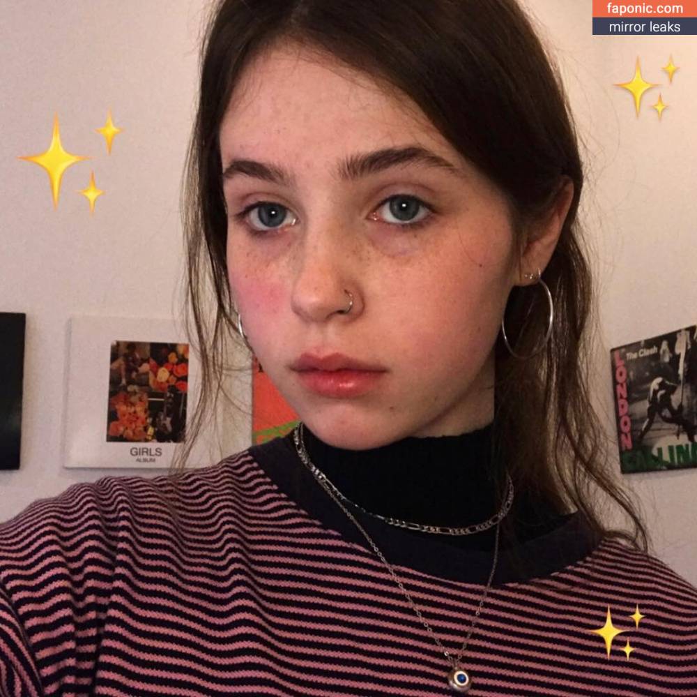 Claire Cottrill aka Clairo Nude Leaks - #12