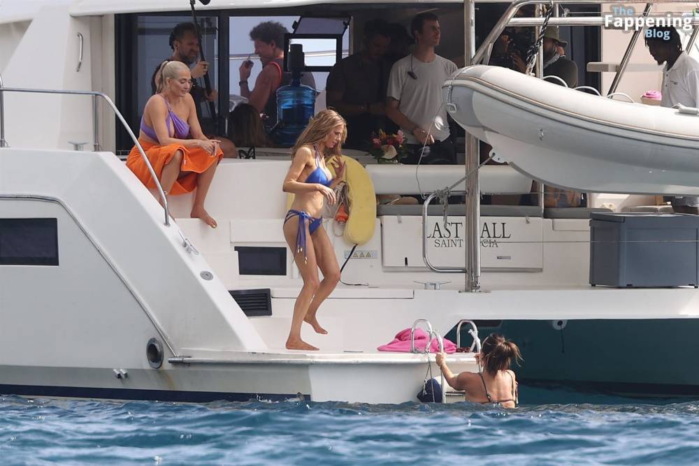 Kyle Richards, Erika Jayne & Dorit Kemsley Enjoy Their Ocean Swim in St Lucia (92 Photos) - #13