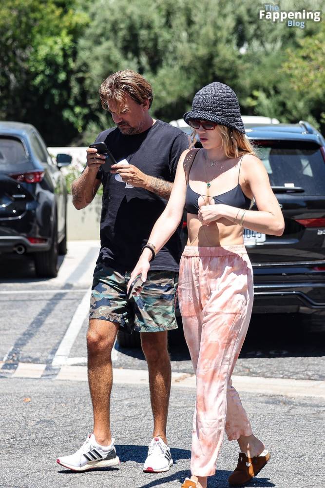 Julia Stambler Steps Out For Smoothies with Sean Stewart in LA (39 Photos) - #29