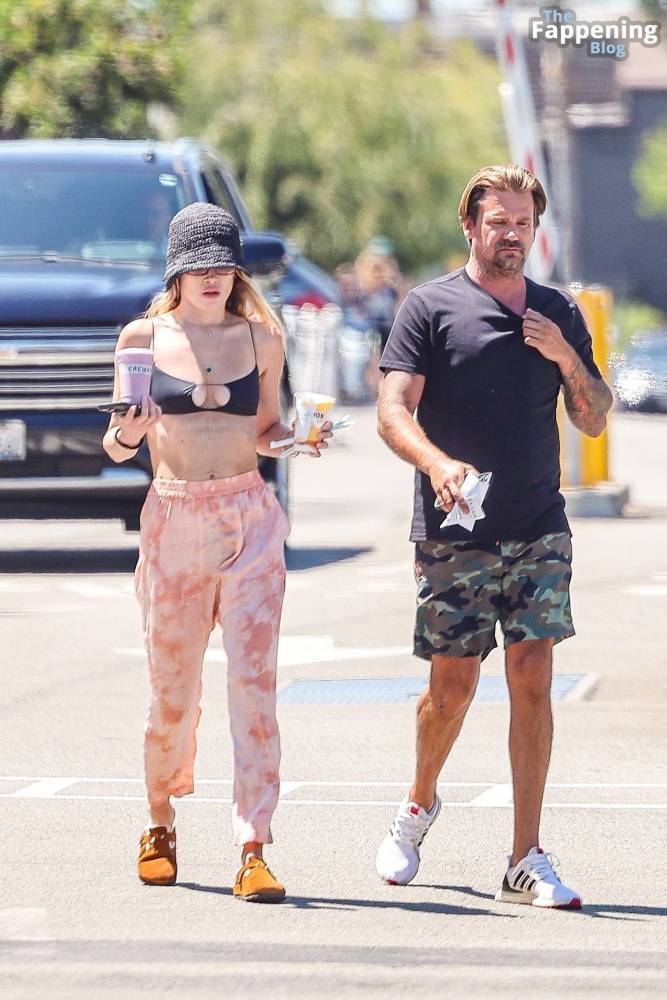 Julia Stambler Steps Out For Smoothies with Sean Stewart in LA (39 Photos) - #7