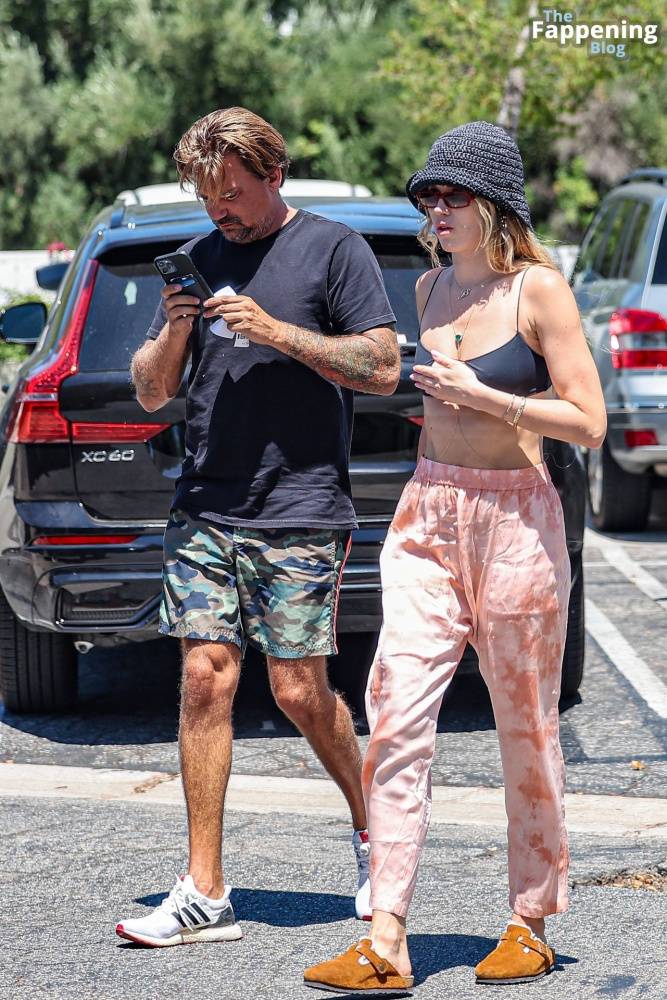 Julia Stambler Steps Out For Smoothies with Sean Stewart in LA (39 Photos) - #26