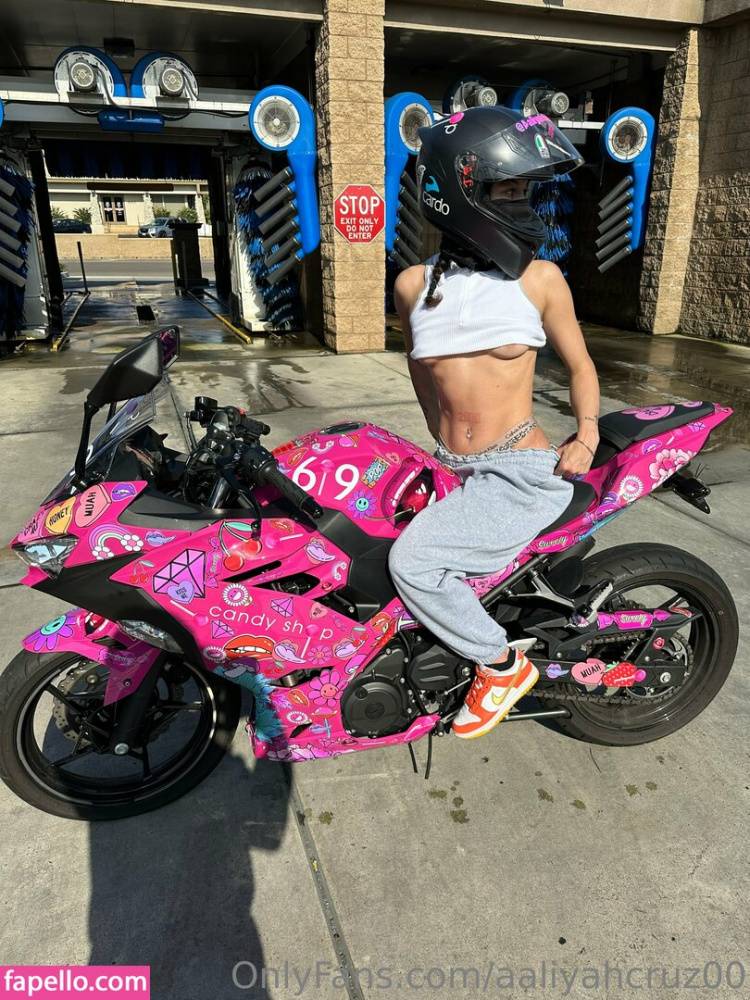 Aaliyah 💦 RATED SEXIEST BIKER GIRL💦 / aaliyahcruz00 Nude Leaks OnlyFans - TheFap - #1