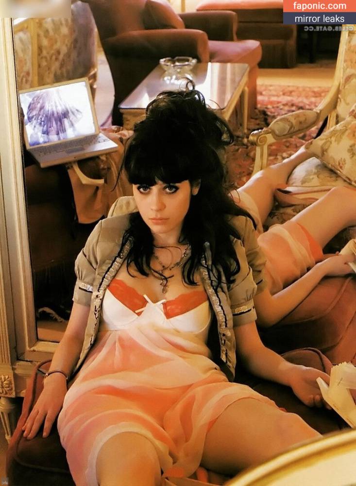 Zooey Deschanel aka zooeydeschanel Nude Leaks - #1