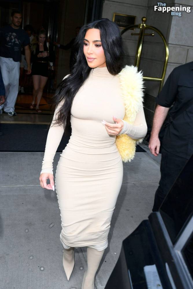 Kim Kardashian Displays Her Sexy Figure in New York City (14 Photos) - #4