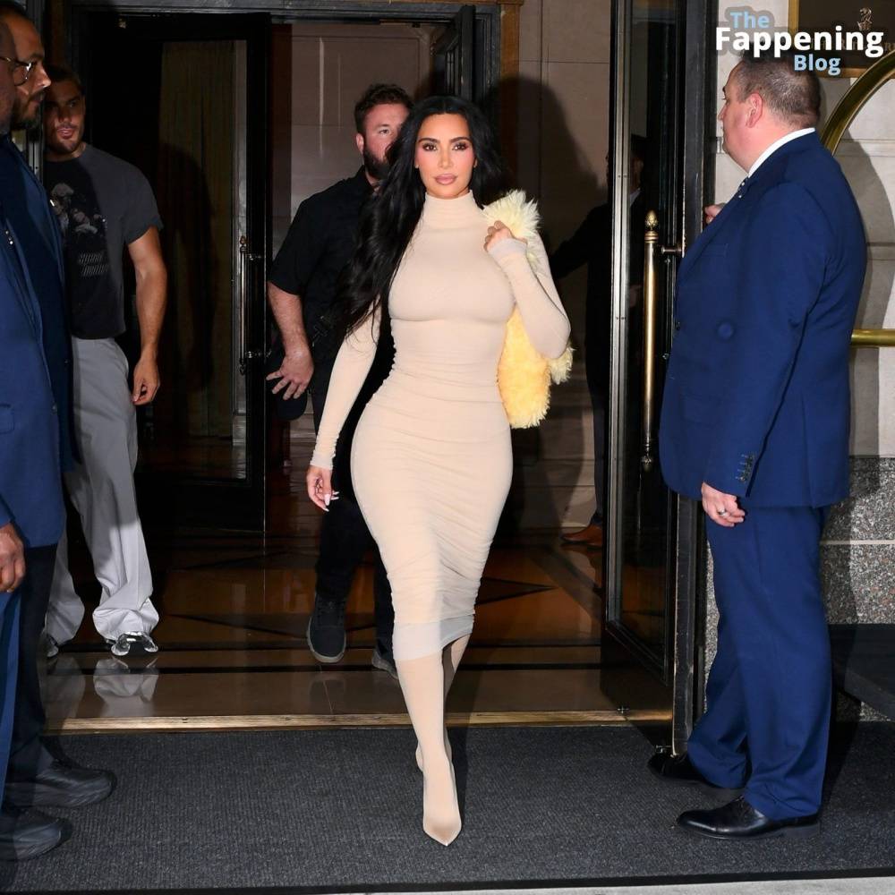 Kim Kardashian Displays Her Sexy Figure in New York City (14 Photos) - #1