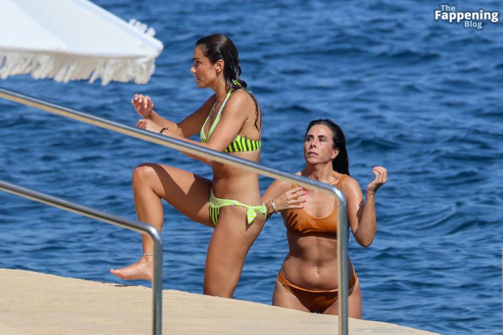 Lara Alvarez Shows Off Her Sexy Bikini Body in Palma de Mallorca (15 Photos) - #13