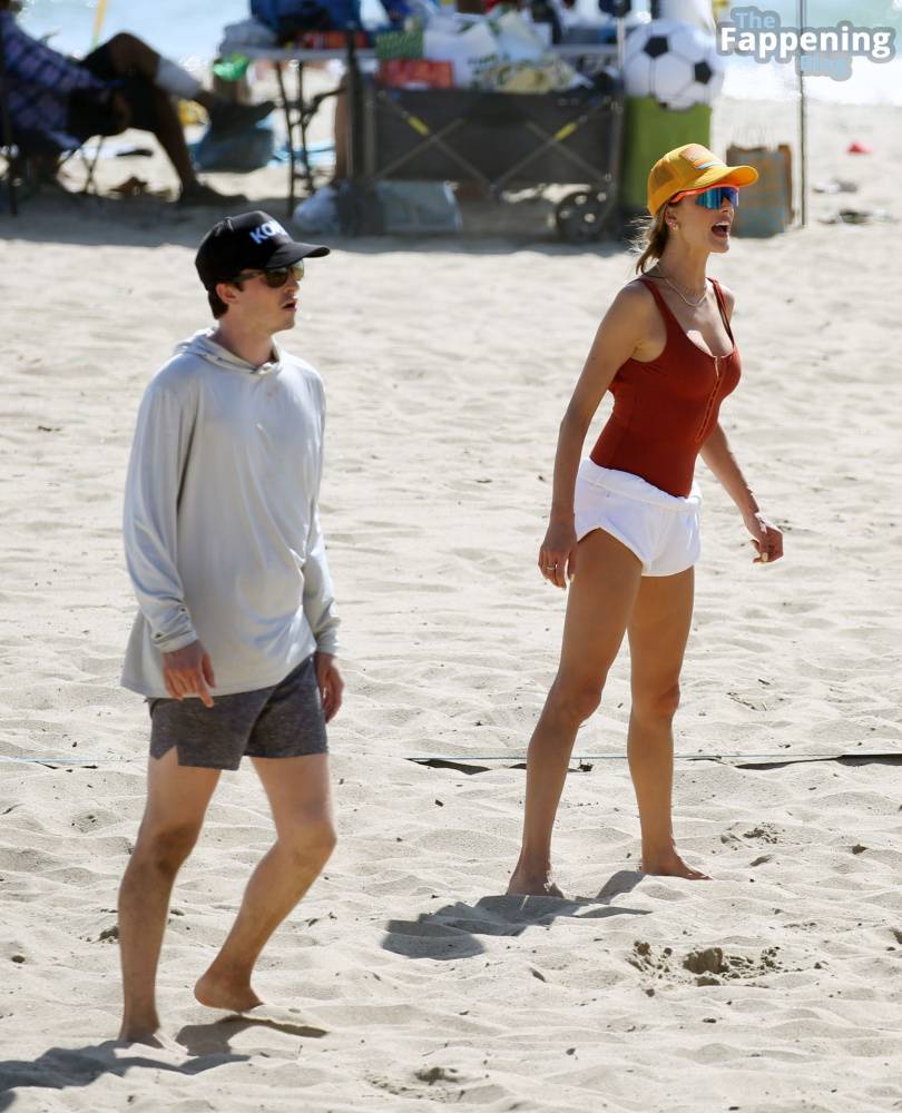 Alessandra Ambrosio Hits the Beach to Play Volleyball in LA (57 Photos) - #20