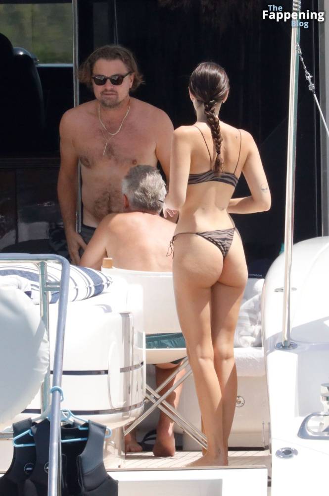 Vittoria Ceretti & Leonardo Di Caprio Soak Up the Sun in Sardinia (133 Photos) - #13