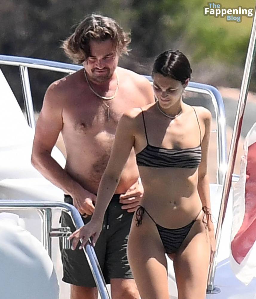 Vittoria Ceretti & Leonardo Di Caprio Soak Up the Sun in Sardinia (133 Photos) - #15