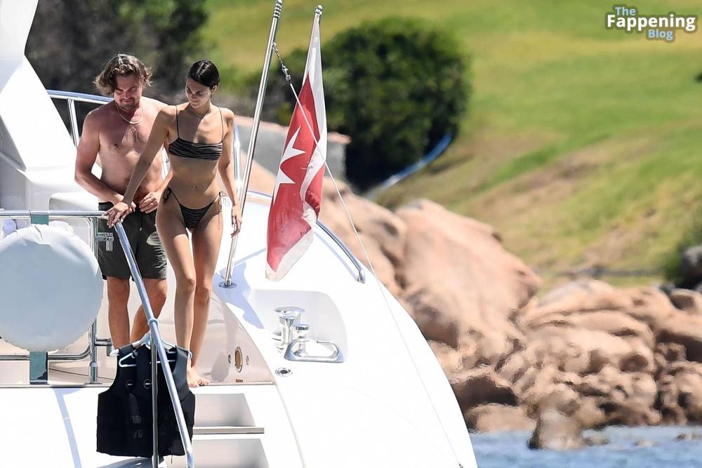 Vittoria Ceretti & Leonardo Di Caprio Soak Up the Sun in Sardinia (133 Photos) - #24