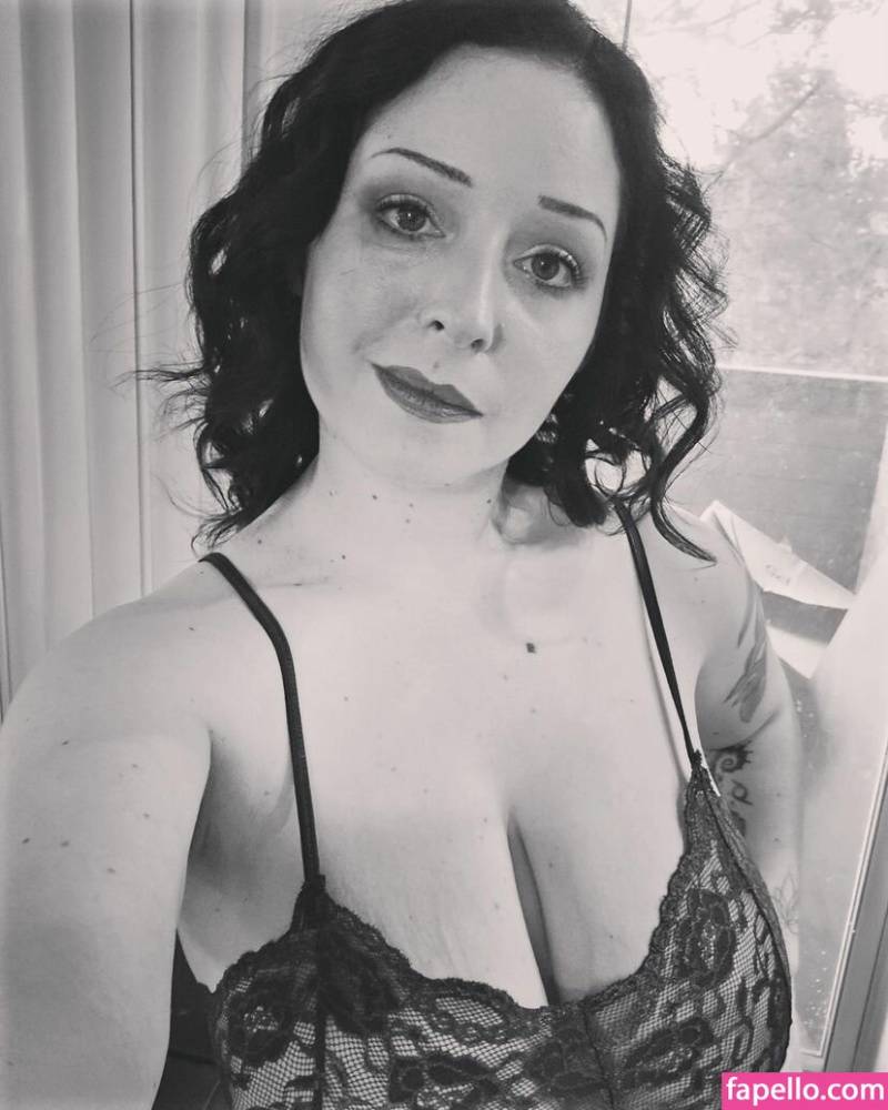 Goth-goddess-thea / goth-goddess-thea Nude Leaks OnlyFans - TheFap - #20