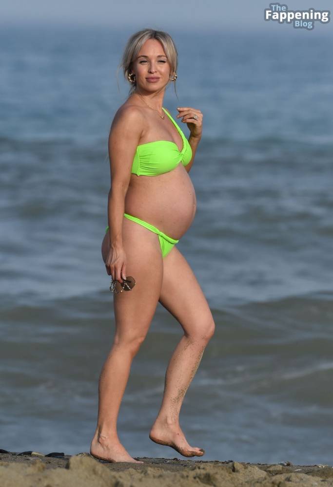 Jorgie Porter Shows Off Her Baby Bump Out on the Beach During Her Holiday in Spain (36 Photos) - #9