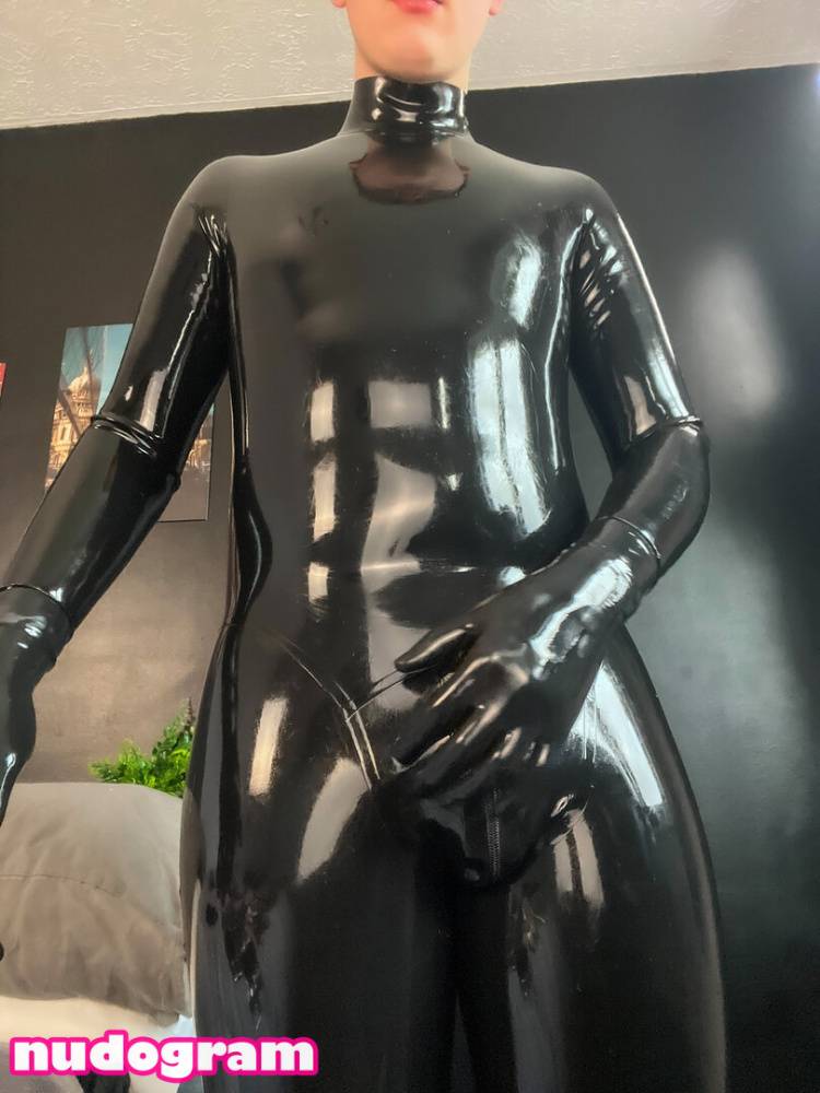 Latexdesires / latexdesires Nude Leaks OnlyFans - TheFap - #5