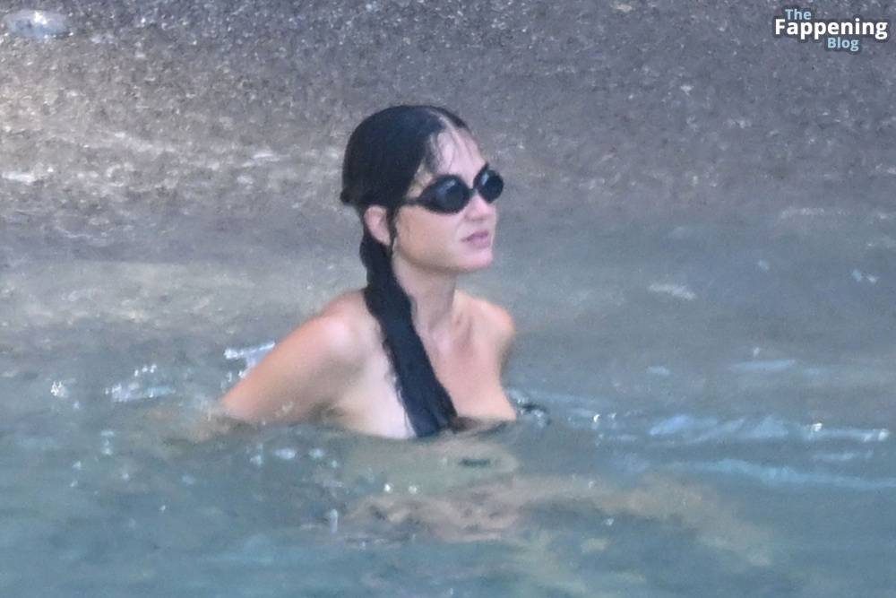 Katy Perry & Orlando Bloom Enjoy a Swim During Their European Italian Getaway (84 Photos) - #6