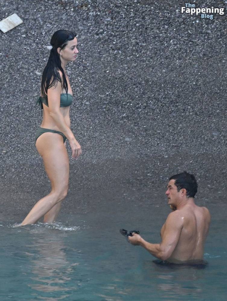 Katy Perry & Orlando Bloom Enjoy a Swim During Their European Italian Getaway (84 Photos) - #29