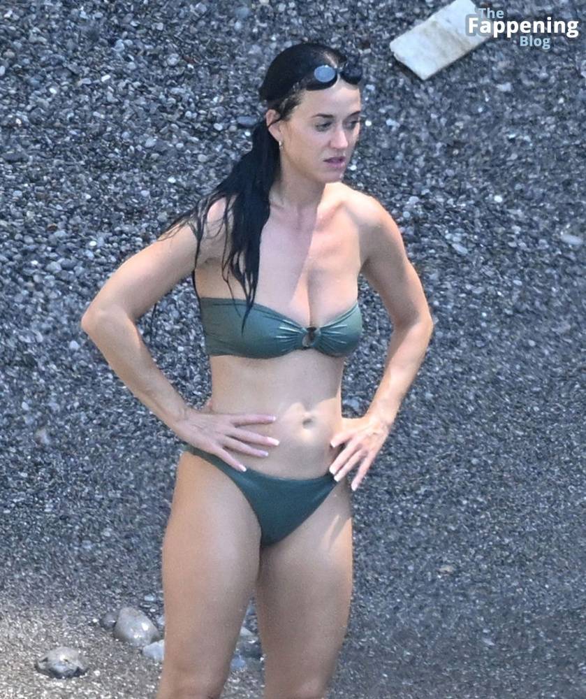 Katy Perry & Orlando Bloom Enjoy a Swim During Their European Italian Getaway (84 Photos) - #26