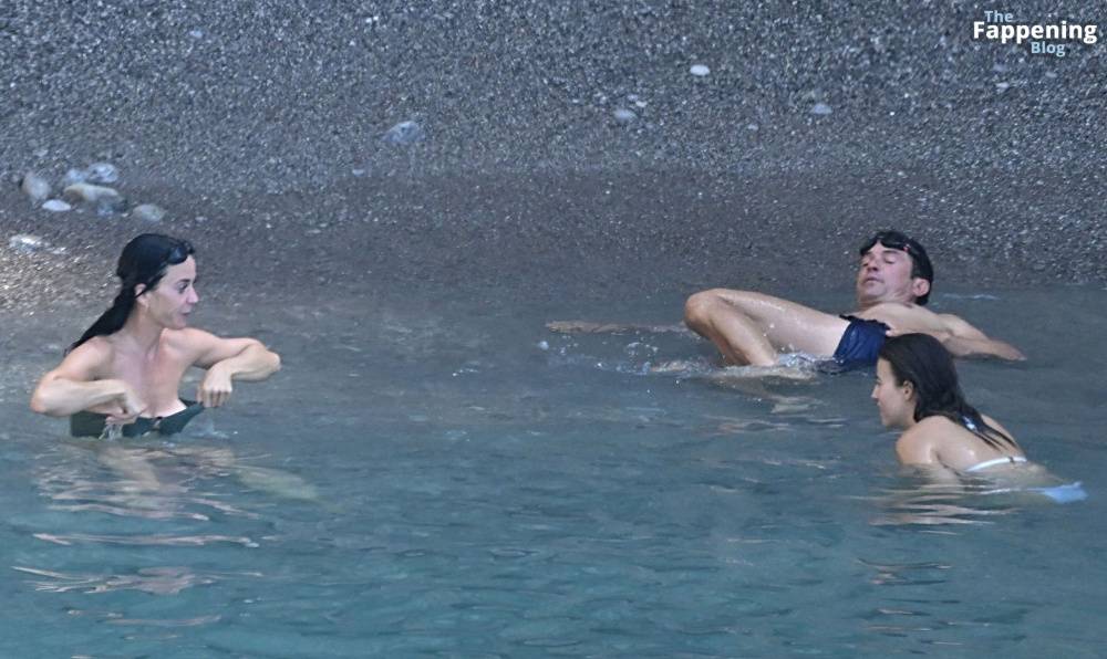 Katy Perry & Orlando Bloom Enjoy a Swim During Their European Italian Getaway (84 Photos) - #15