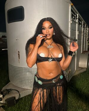 "The Puerto Rican Princess" / Joseline Hernandez / joseline / joselinescabaret / msjoseline Nude Leaks - #17