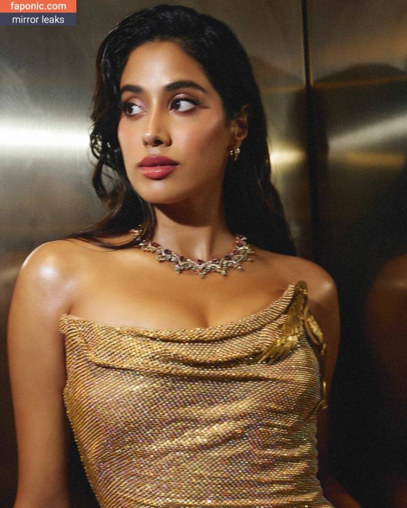 Janhvi Kapoor aka janhvikapoor aka janhvikapoorr Nude Leaks - #2