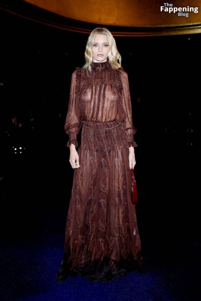 Abbey Lee Kershaw Displays Her Nude Tits at the Saint Laurent Show in Paris (35 Photos) - #14