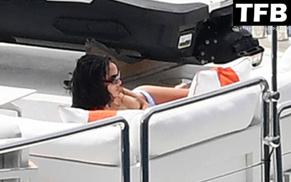 Zoe Kravitz Goes Topless While Enjoying a Summer Holiday on a Luxury Yacht in Positano - #main
