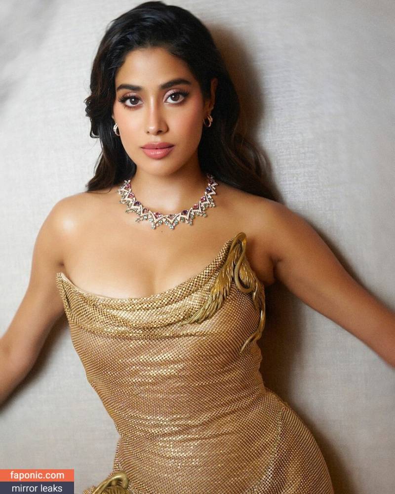 Janhvi Kapoor aka janhvikapoor aka janhvikapoorr Nude Leaks - #main