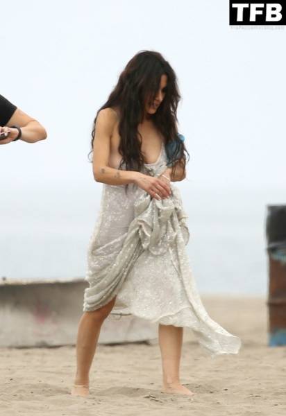 Sarah Shahi is Spotted During a Beach Shoot in LA on dailyfans.net