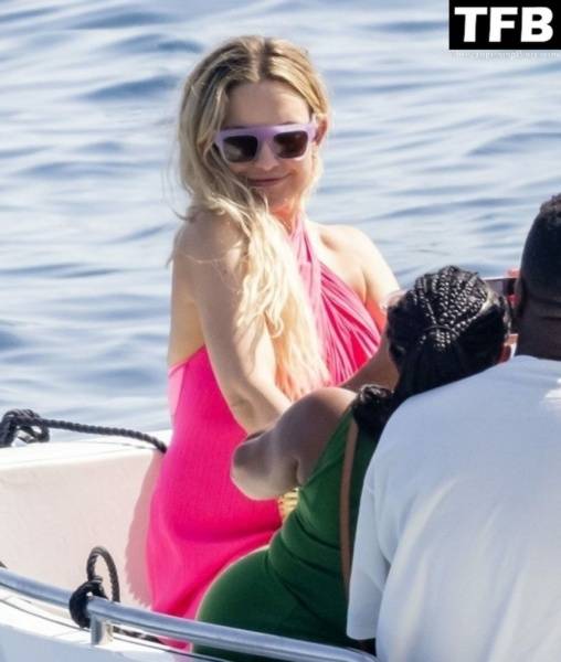 Kate Hudson is Seen on Her Family Trip to Nerano on dailyfans.net