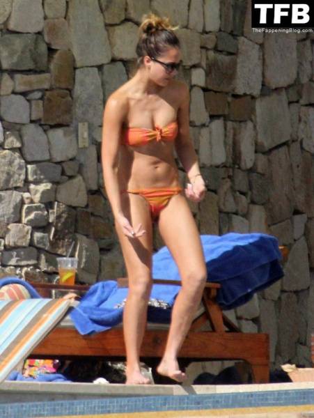 Jessica Alba Sexy Collection 13 Part 2 on dailyfans.net