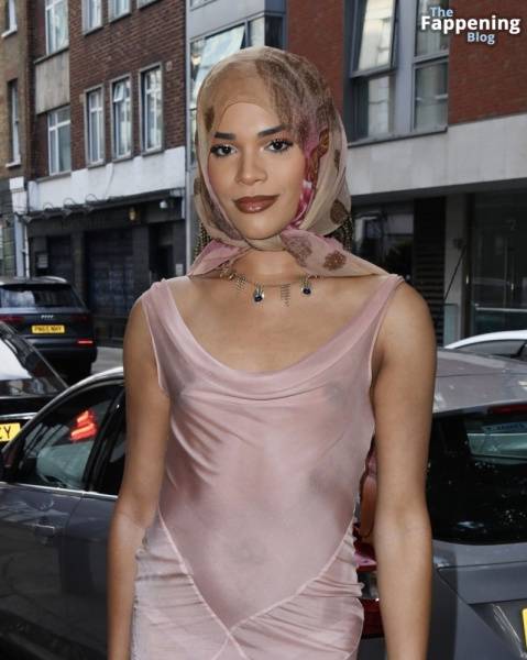 Yasmin Finney Flashes Her Nude Tits in London (42 Photos) - city London on dailyfans.net