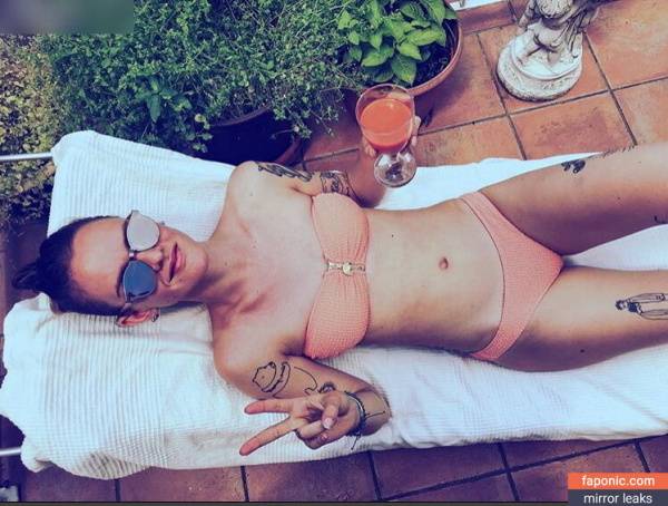 Cosima Viola aka cosicomesaround Nude Leaks on dailyfans.net