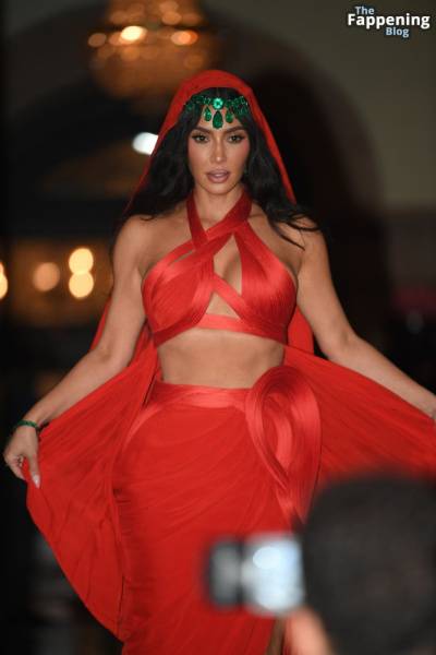 Kim Kardashian Stuns in a Red Dress in Mumbai (33 Photos) - India on dailyfans.net