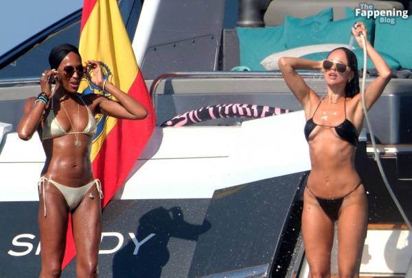 Naomi Campbell, Eiza González, Michelle Rodriguez Enjoy a Day on a Luxury Yacht in Ibiza (129 Photos) - Mexico - Britain on dailyfans.net