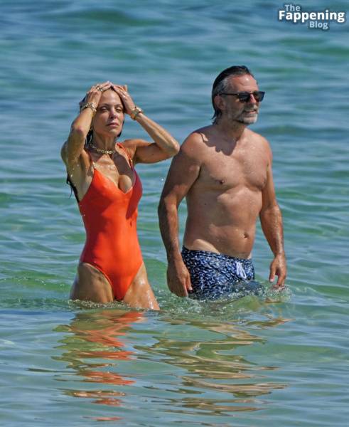 Bethenny Frankel Shows Off Her Sexy Boobs in a Swimsuit on the Beach in Saint Tropez (27 Photos) - Netherlands on dailyfans.net