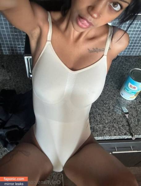 Milkhater05 aka uhh_uma Nude Leaks on dailyfans.net