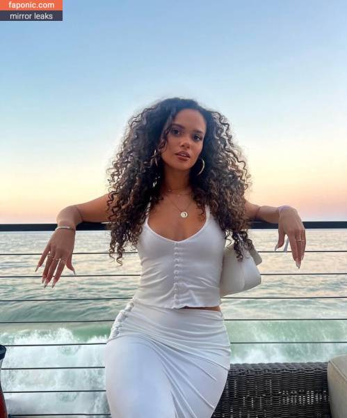 Madison Pettis aka madisonpettis Nude Leaks on dailyfans.net