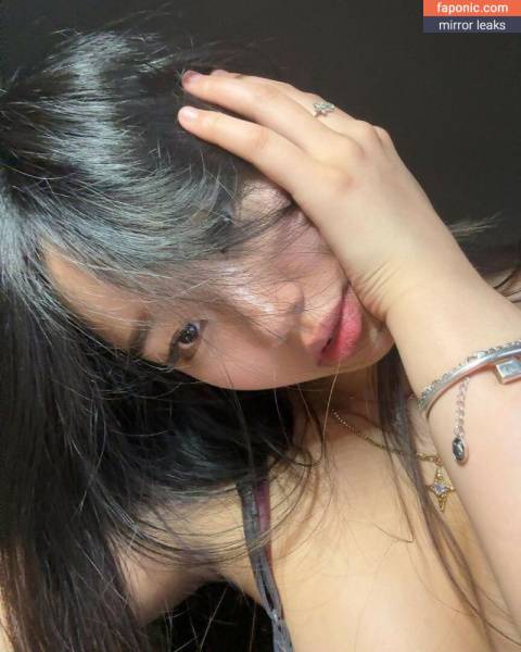 Annie zheng aka cellow111 Nude Leaks on dailyfans.net