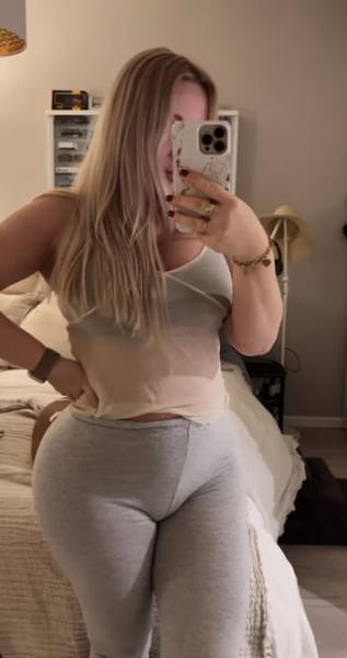 Annafanslover / fitcurvyanna Leaked Nude OnlyFans on dailyfans.net