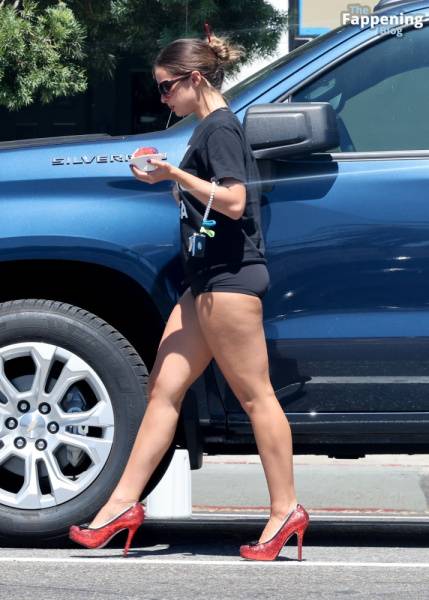 Addison Rae Rocks Bold “Lady Gaga” Tee and Red Heels in Los Angeles (27 Photos) - Los Angeles on dailyfans.net