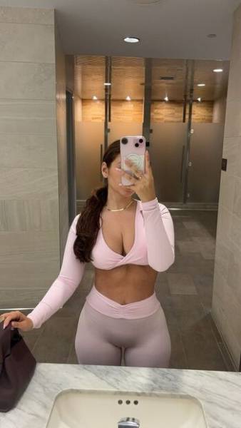 Catherine Mcbroom / Catherine Paiz / catherinemcbroom Leaked Nude OnlyFans on dailyfans.net