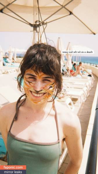 Doddleoddle aka Dodie Clark Nude Leaks on dailyfans.net