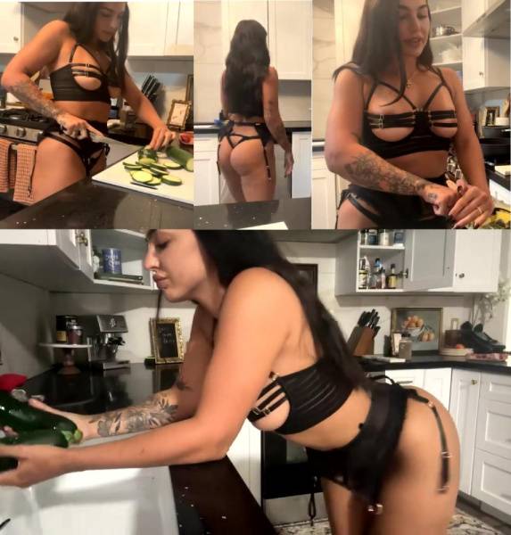 Emily Rinaudo Lingerie Kitchen Livestream OnlyFans Video Leaked on dailyfans.net