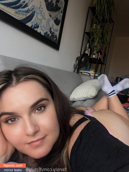 Emstreams aka m1ss_ems Nude Leaks OnlyFans on dailyfans.net